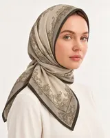 Krem Vizon Barok Bordür %100 İpek Twill Eşarp — 4